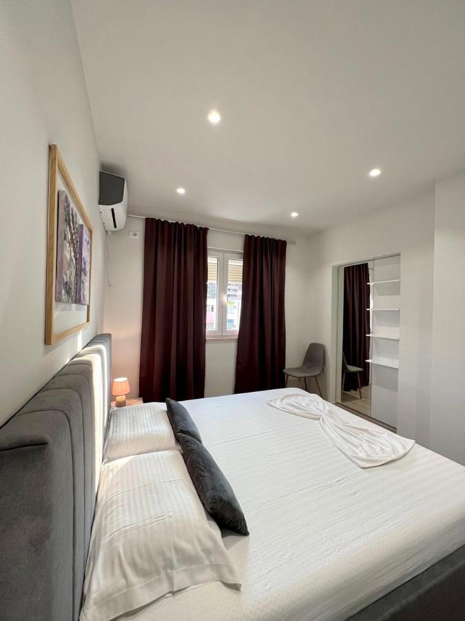 Apartment Destiny - Cozy At Myslym Shyri